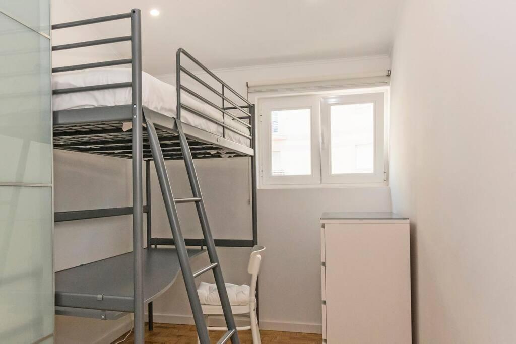 Apartment Near The Beach With Big Terrace เซตุบาล ภายนอก รูปภาพ